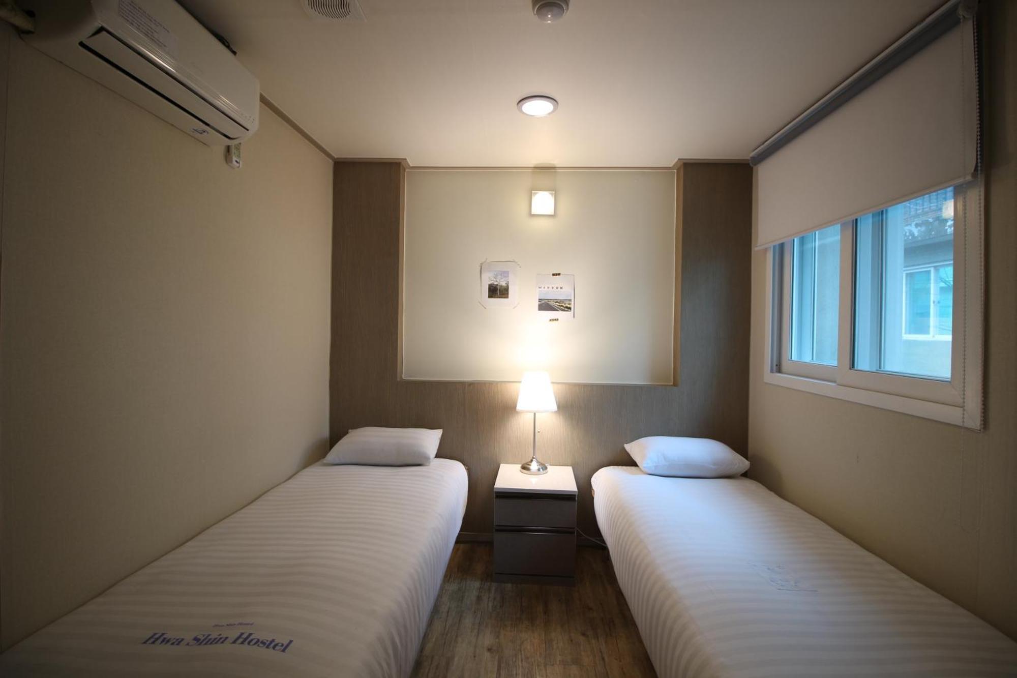 Dongdaemun Hwashin Hostel Seoul Exterior photo