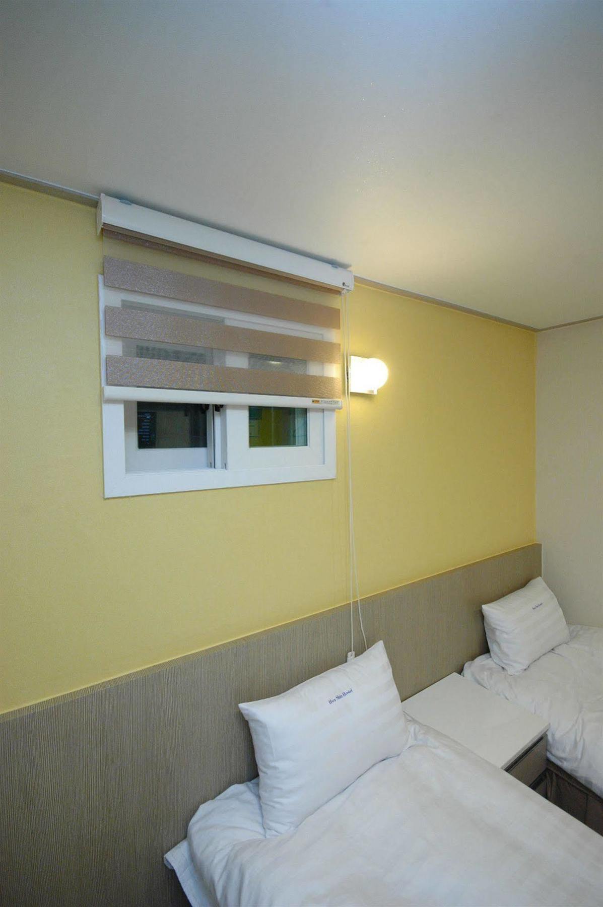 Dongdaemun Hwashin Hostel Seoul Exterior photo